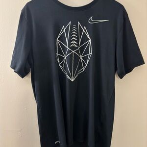 Nike Men's Dark Blue Graphic Tee